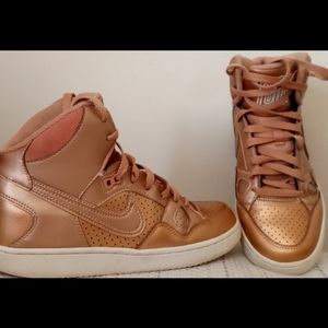 Nike Air Force Ones Hightop Rosegold